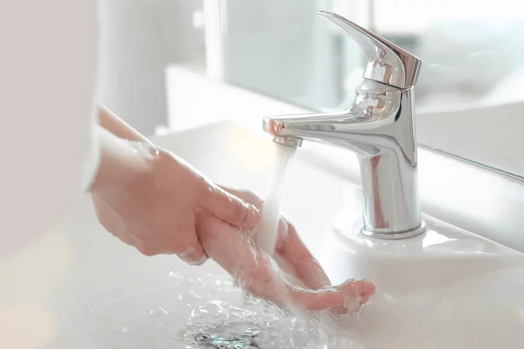 Nezapomínej na časté a důkladné mytí rukou